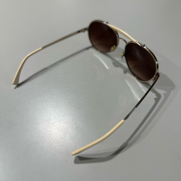 Wildfox Goldie Aviator sunglasses- like new - Picture 3 of 7